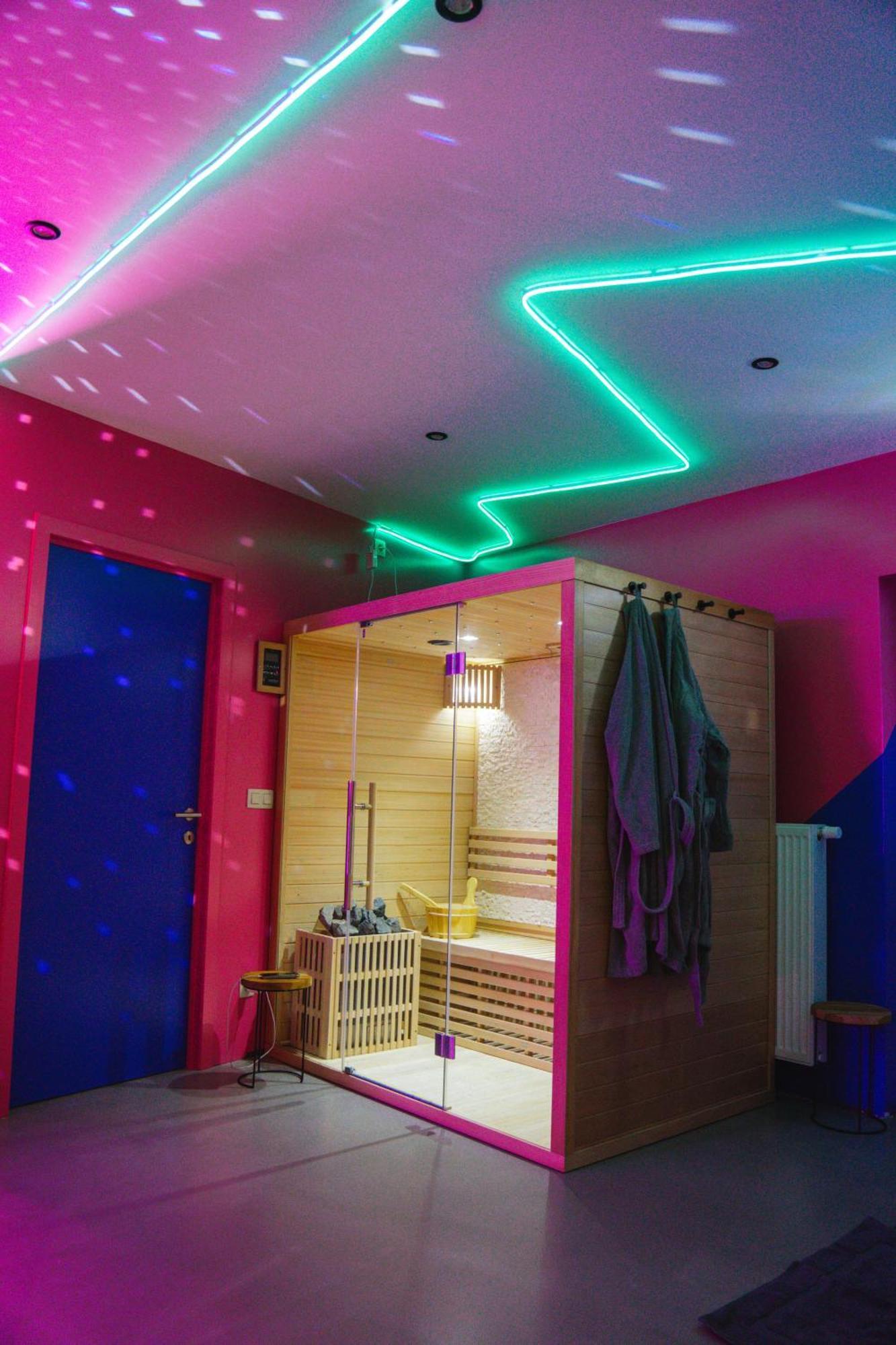 Capsule Boogie-Woogie - Jacuzzi - Sauna - Billard - Jeux - Ecran Geant - Filet Suspendu - Netflix ลา ลูเวียร์เร ภายนอก รูปภาพ