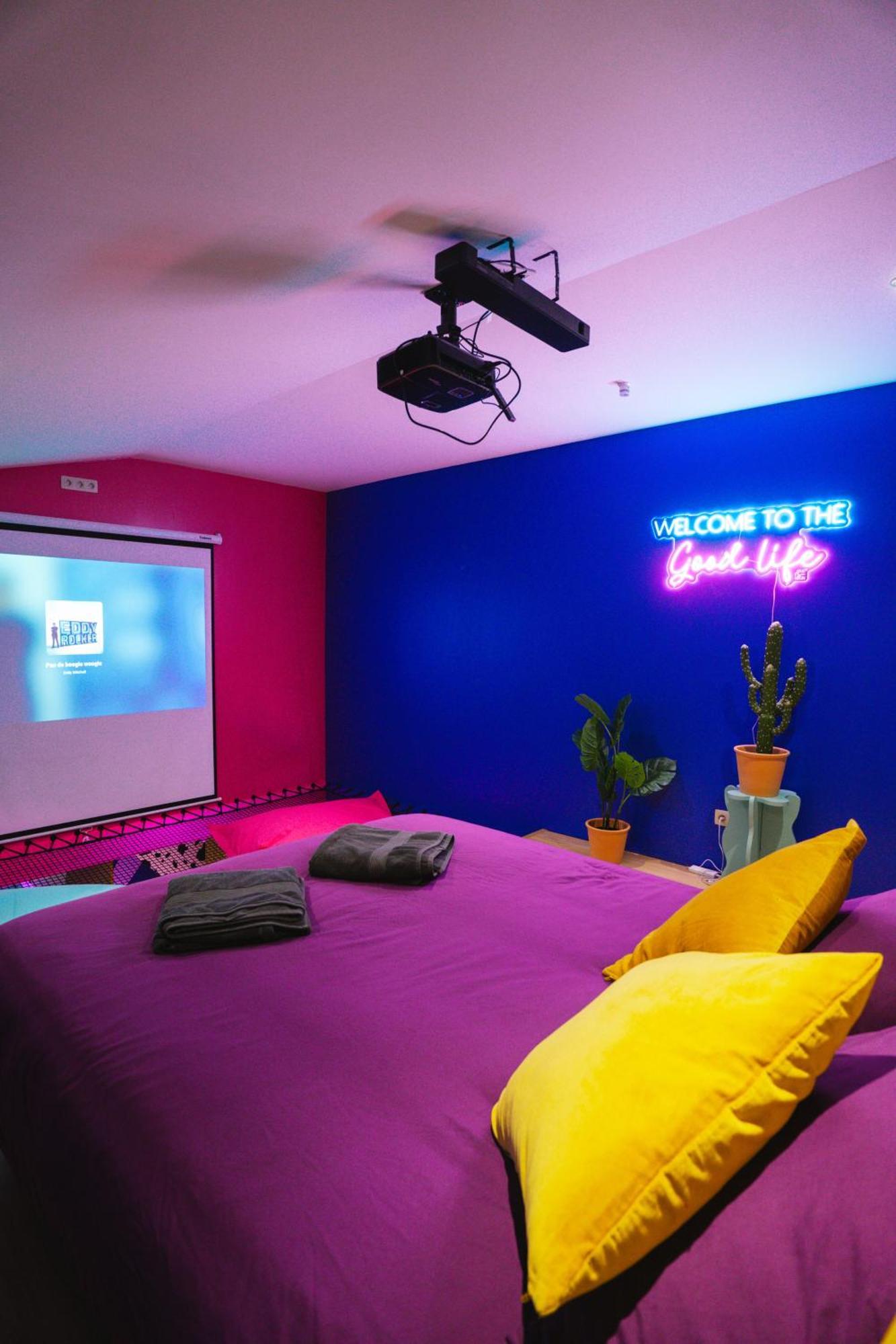 Capsule Boogie-Woogie - Jacuzzi - Sauna - Billard - Jeux - Ecran Geant - Filet Suspendu - Netflix ลา ลูเวียร์เร ภายนอก รูปภาพ