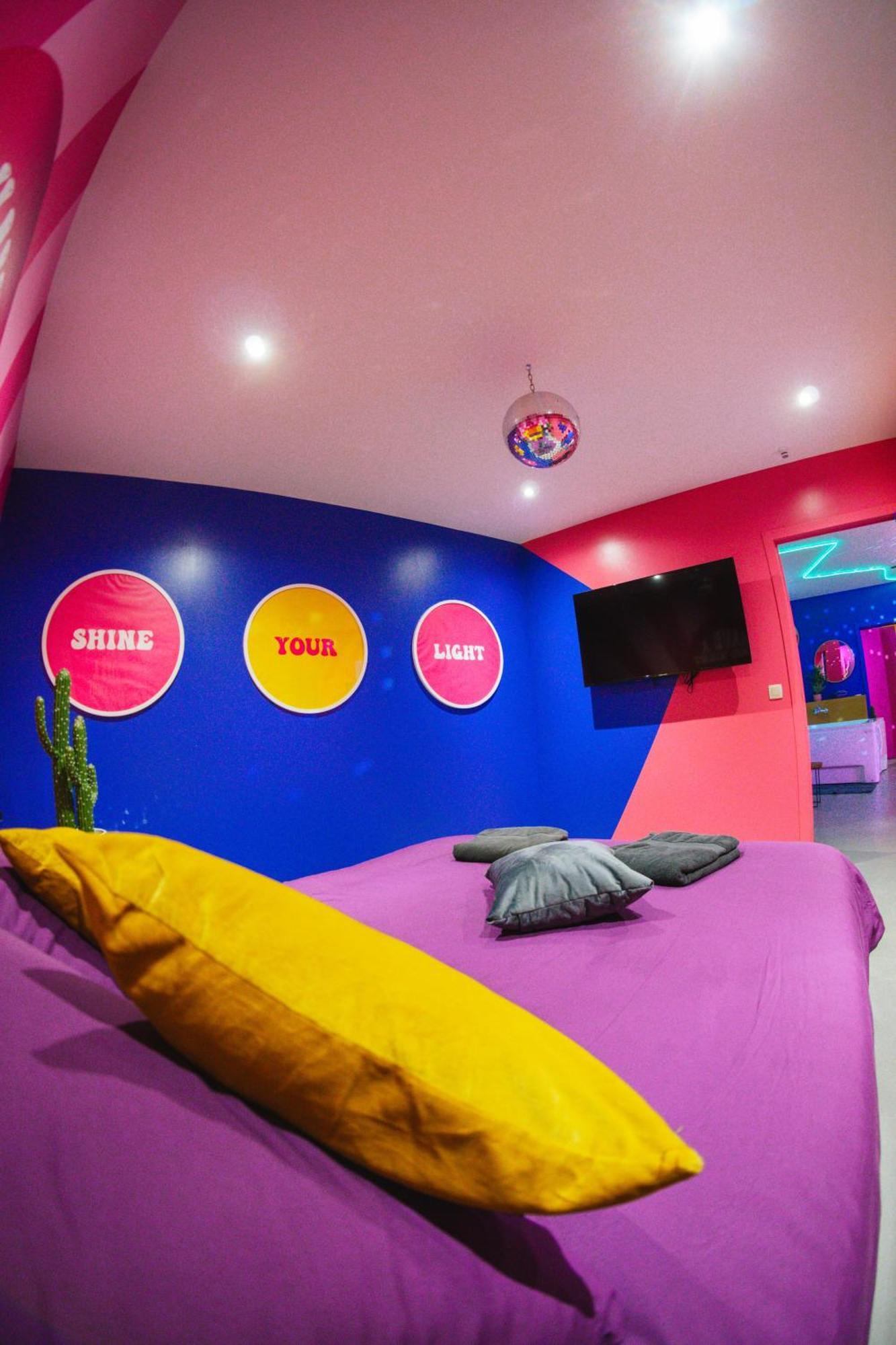 Capsule Boogie-Woogie - Jacuzzi - Sauna - Billard - Jeux - Ecran Geant - Filet Suspendu - Netflix ลา ลูเวียร์เร ภายนอก รูปภาพ