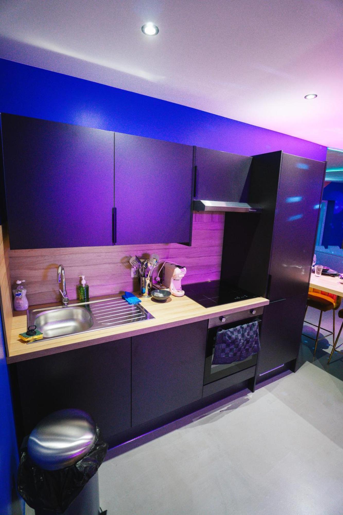 Capsule Boogie-Woogie - Jacuzzi - Sauna - Billard - Jeux - Ecran Geant - Filet Suspendu - Netflix ลา ลูเวียร์เร ภายนอก รูปภาพ