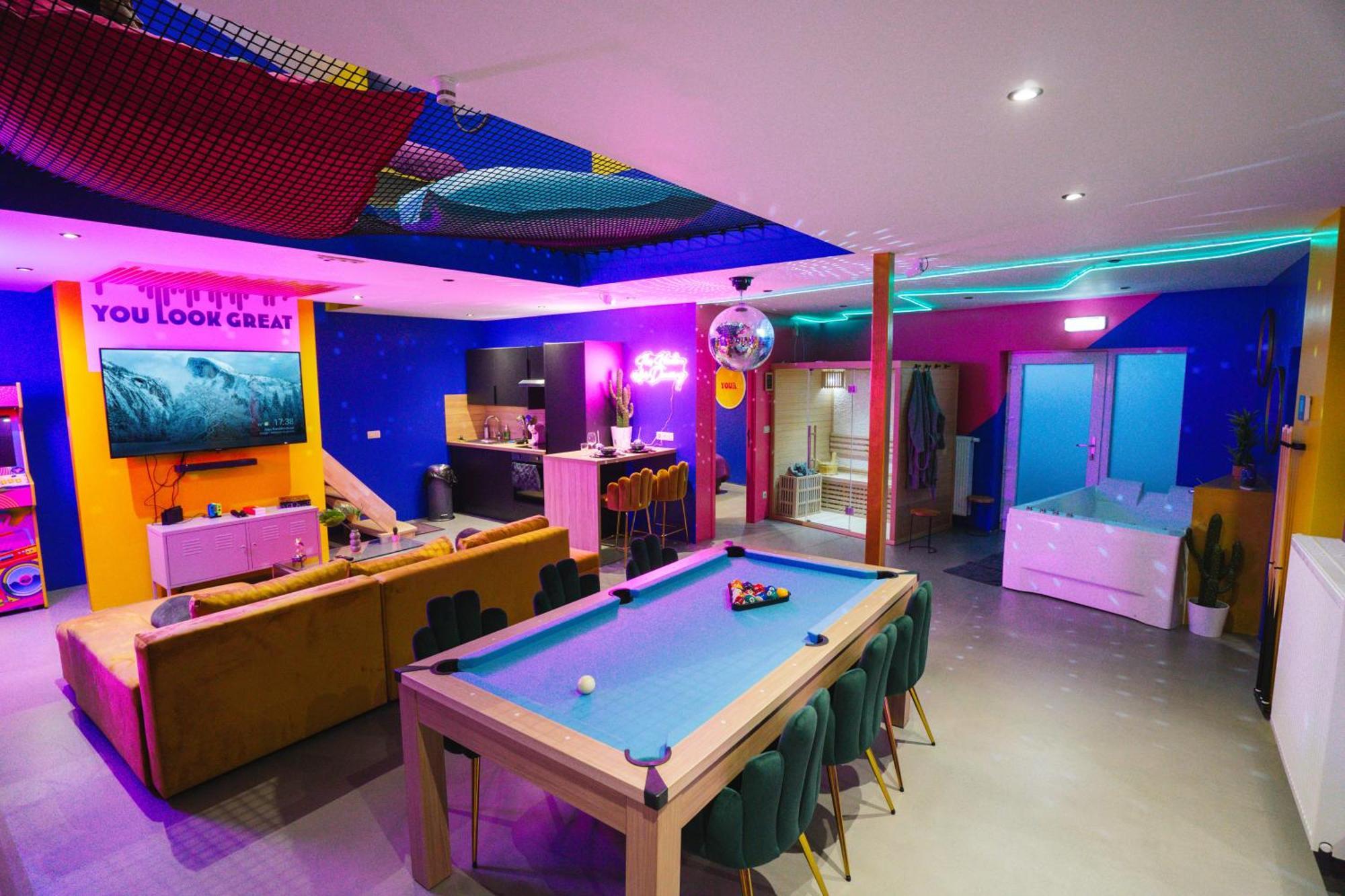 Capsule Boogie-Woogie - Jacuzzi - Sauna - Billard - Jeux - Ecran Geant - Filet Suspendu - Netflix ลา ลูเวียร์เร ภายนอก รูปภาพ