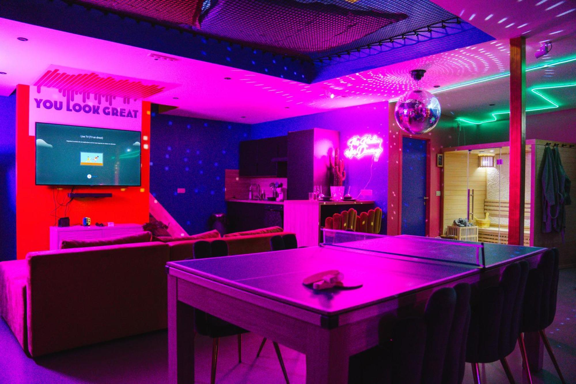 Capsule Boogie-Woogie - Jacuzzi - Sauna - Billard - Jeux - Ecran Geant - Filet Suspendu - Netflix ลา ลูเวียร์เร ภายนอก รูปภาพ