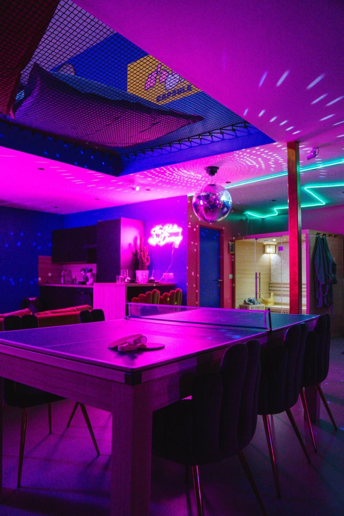 Capsule Boogie-Woogie - Jacuzzi - Sauna - Billard - Jeux - Ecran Geant - Filet Suspendu - Netflix ลา ลูเวียร์เร ภายนอก รูปภาพ