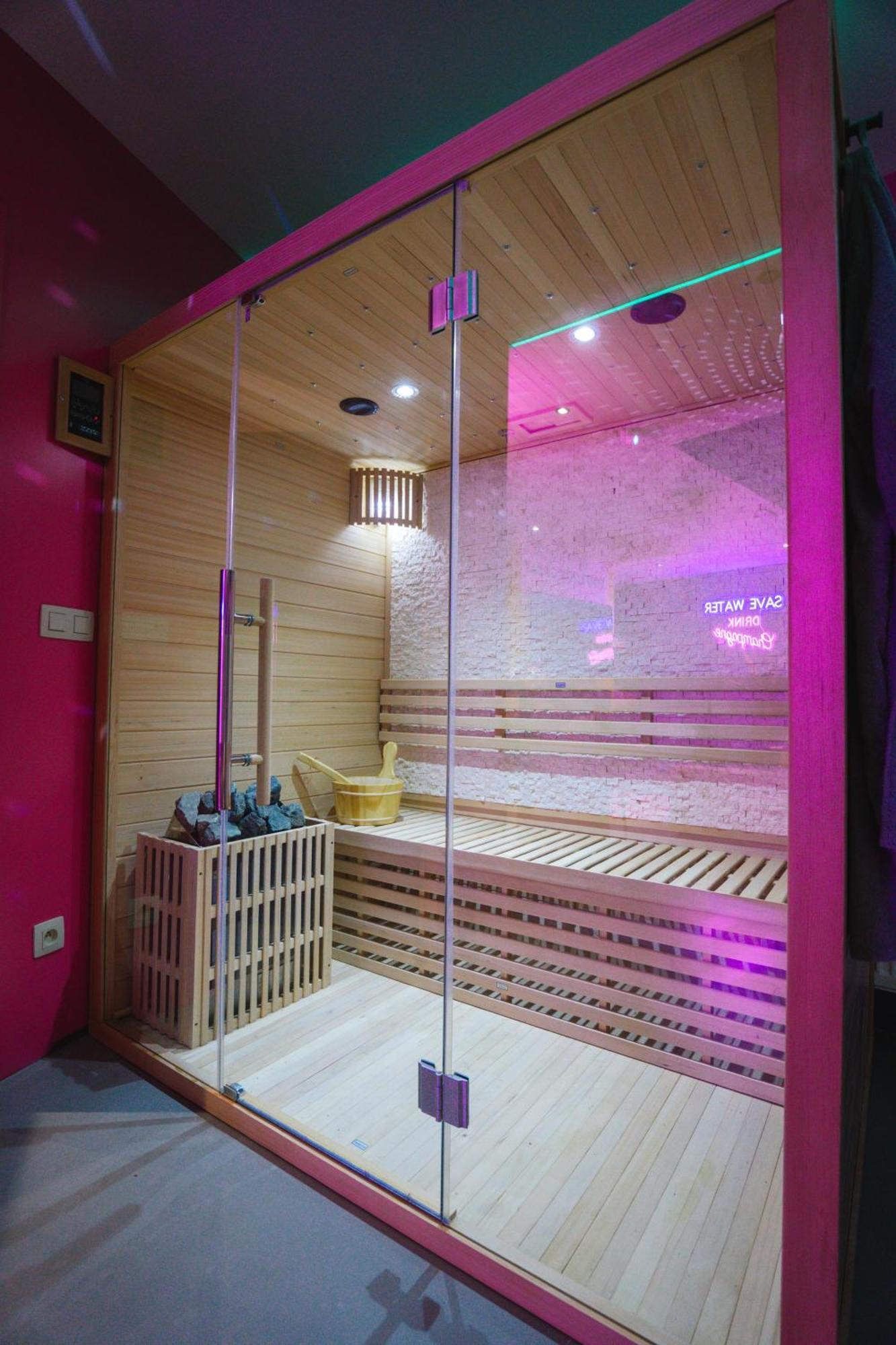 Capsule Boogie-Woogie - Jacuzzi - Sauna - Billard - Jeux - Ecran Geant - Filet Suspendu - Netflix ลา ลูเวียร์เร ภายนอก รูปภาพ